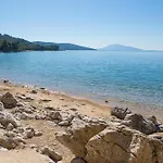 Βίλα St Martin-reef - Exclusive Seafront With Private Heated Pool Martinšćica