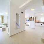 Βίλα St Martin-reef - Exclusive Seafront With Private Heated Pool