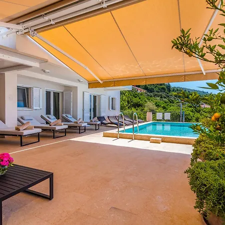St Martin-reef - Exclusive Seafront With Private Heated Pool Martinšćica