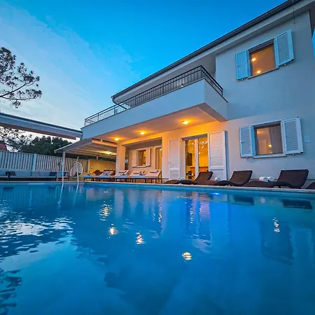 St Martin-reef - Exclusive Seafront With Private Heated Pool *