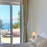 Villa St Martin-reef - Exclusive Seafront With Private Heated Pool Martinšćica