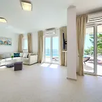 St Martin-reef - Exclusive Seafront With Private Heated Pool *