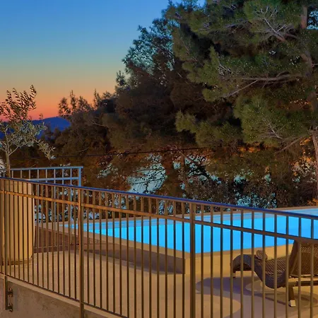 St Martin-reef - Exclusive Seafront With Private Heated Pool Vila Martinšćica