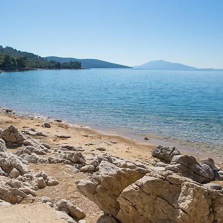 Vila St Martin-reef - Exclusive Seafront With Private Heated Pool Martinšćica
