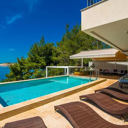 Villa St Martin-reef - Exclusive Seafront With Private Heated Pool *