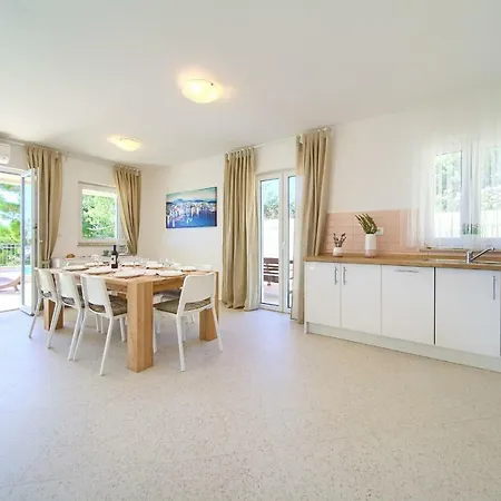 St Martin-reef - Exclusive Seafront With Private Heated Pool *