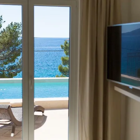 Vila St Martin-reef - Exclusive Seafront With Private Heated Pool *